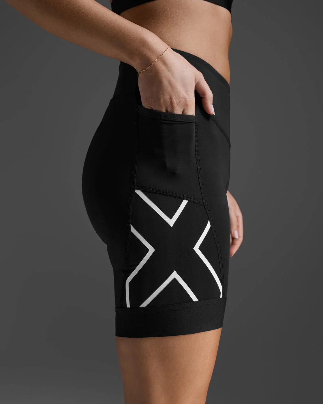 2XU Women's Core Tri 6 Inch Short - Image 3