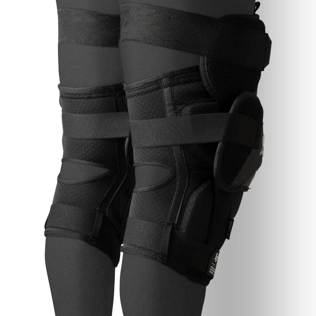 Bauer Intermediate Pro(25) Hockey Goalie Knee Guard - Image 2