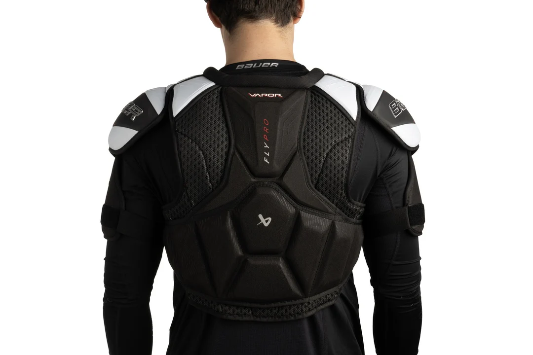 Bauer Senior Vapor FLYPRO Hockey Player Shoulder Pads - Image 2