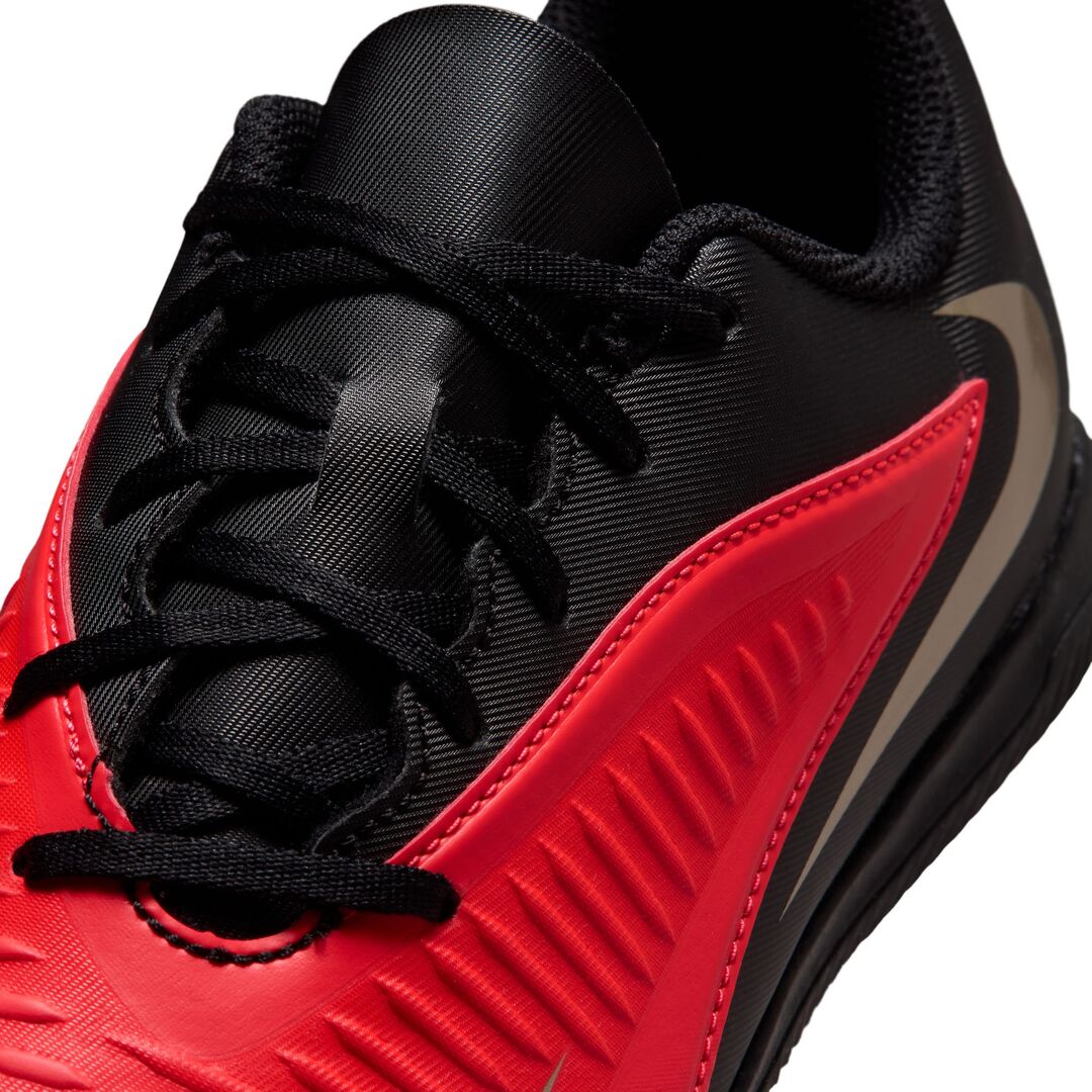 Nike Junior Phantom 6 Club Indoor Soccer Shoes - Image 7