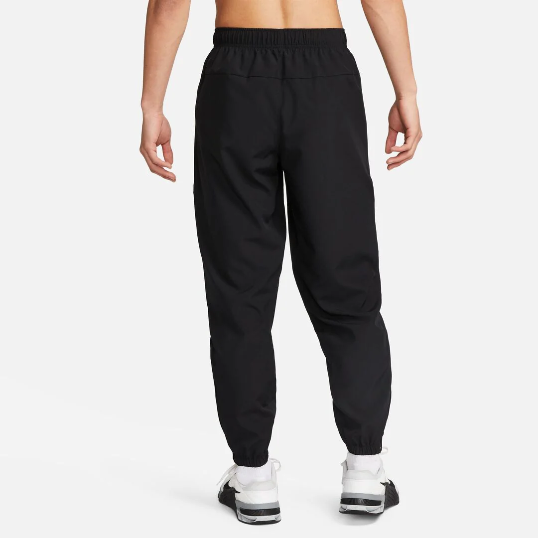 Nike Men's Dri-Fit Tapered Versatile Pants - Image 2