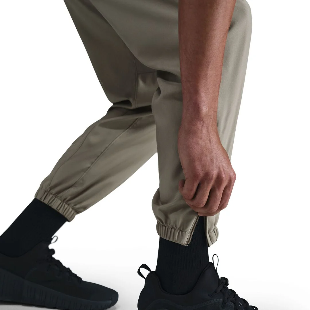 Nike Men's Dri-Fit Tapered Versatile Pants - Image 7