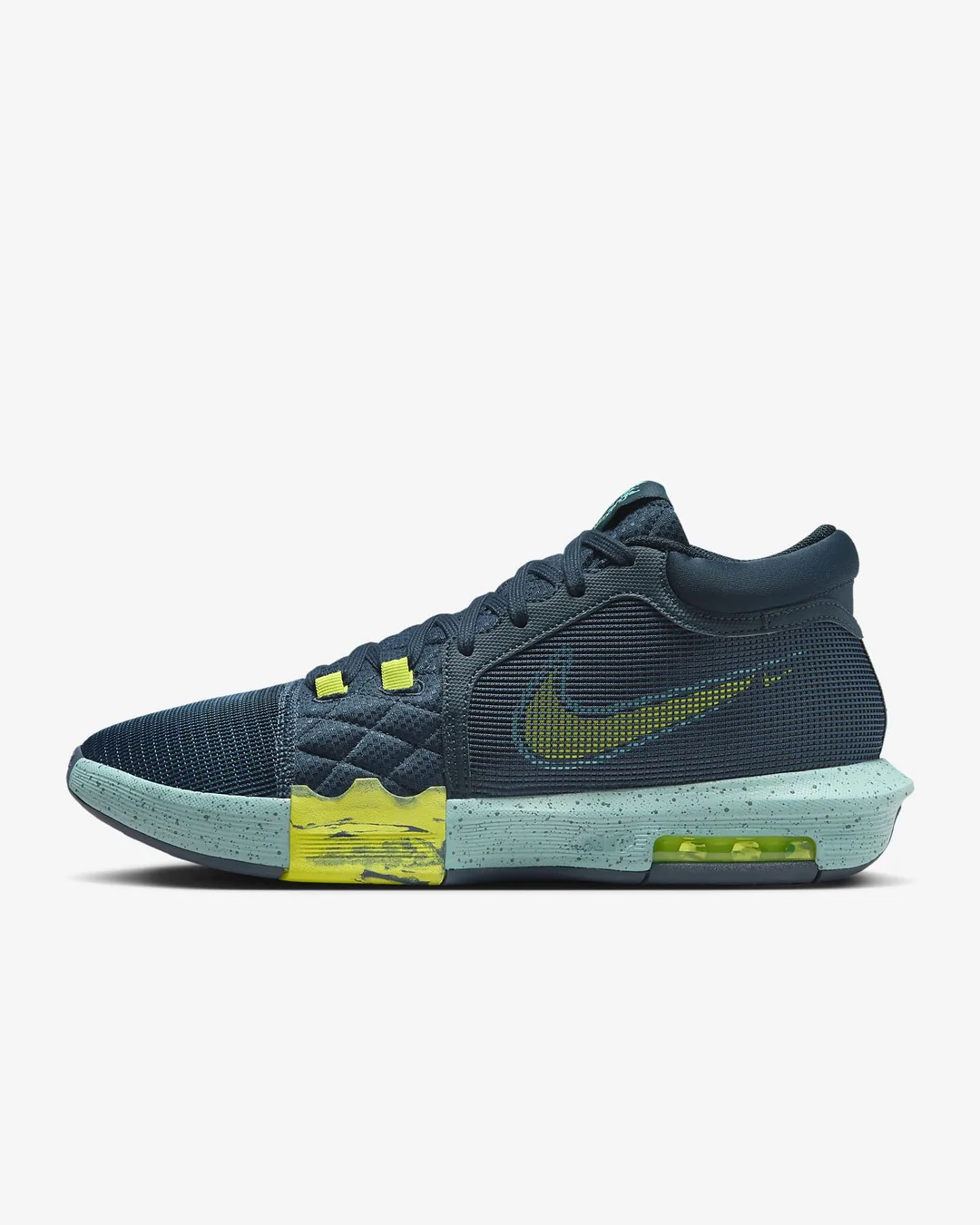 Nike Senior LeBron Witness 8 Basketball Shoes - Image 29
