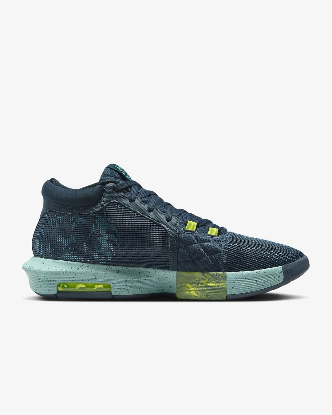 Nike Senior LeBron Witness 8 Basketball Shoes - Image 30