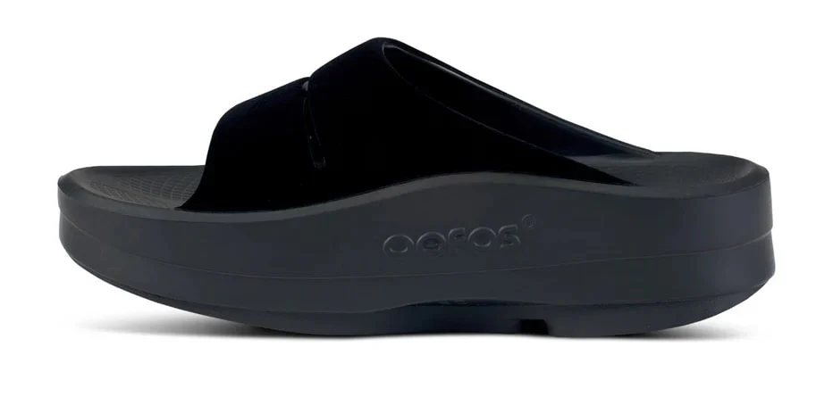 OOFOS Women's OOMEGA Luxe Sandal - Image 2
