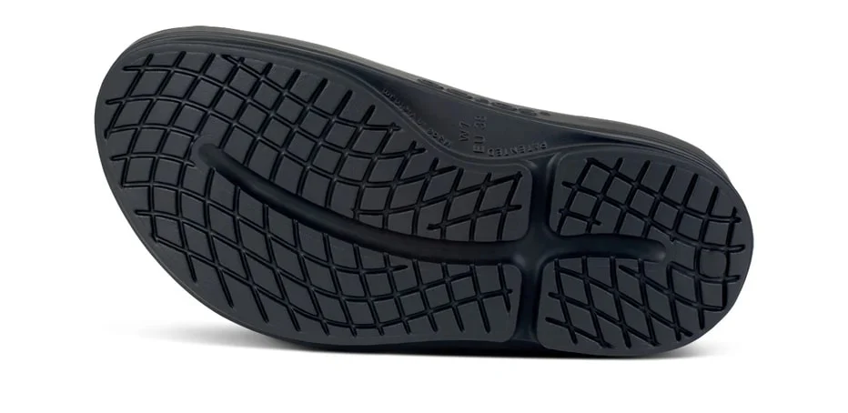 OOFOS Women's OOMEGA Luxe Sandal - Image 4