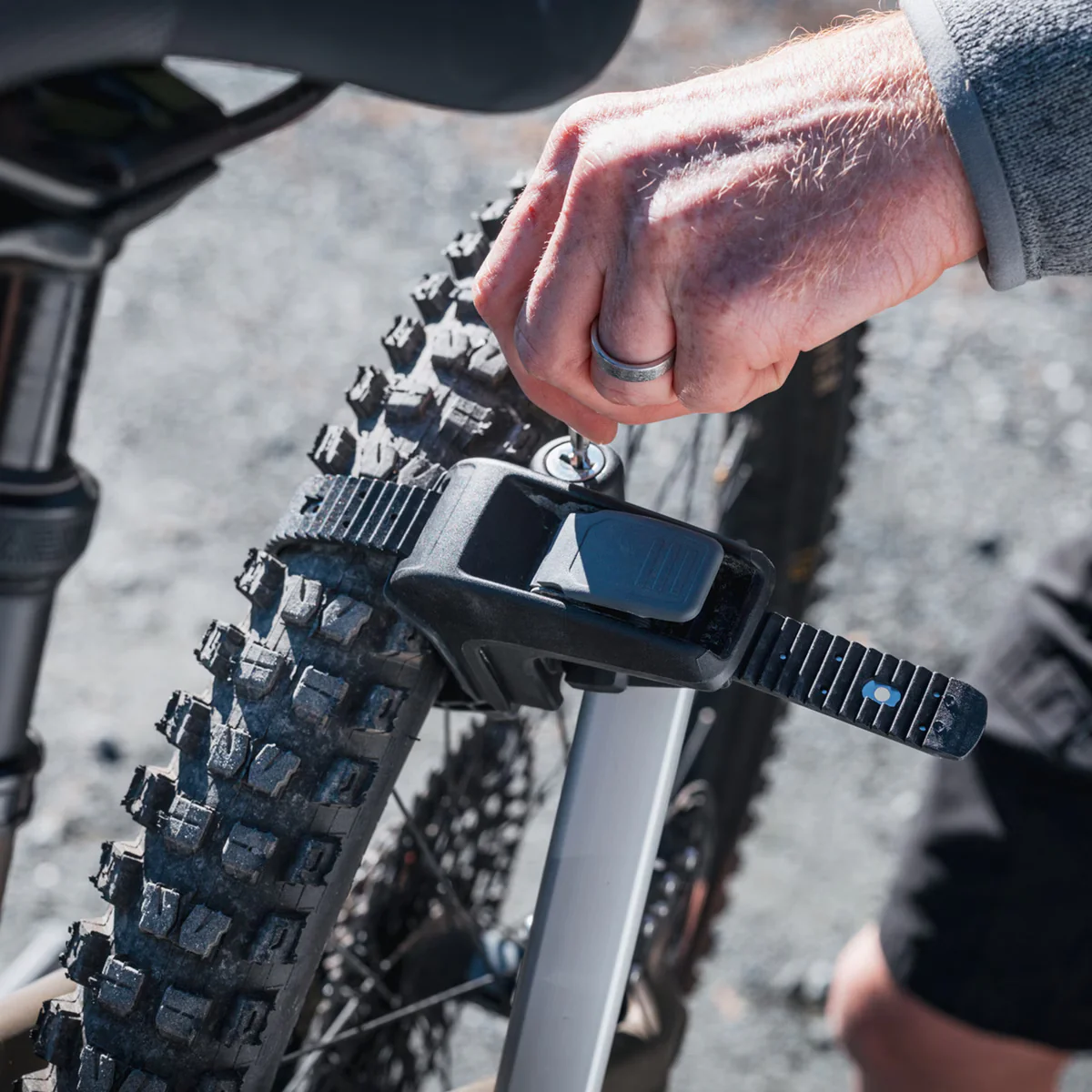 Thule Vero Hitch Platform Bike Rack - Image 10